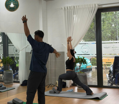 Lợi ích của yoga với tư thế ngồi văn phòng